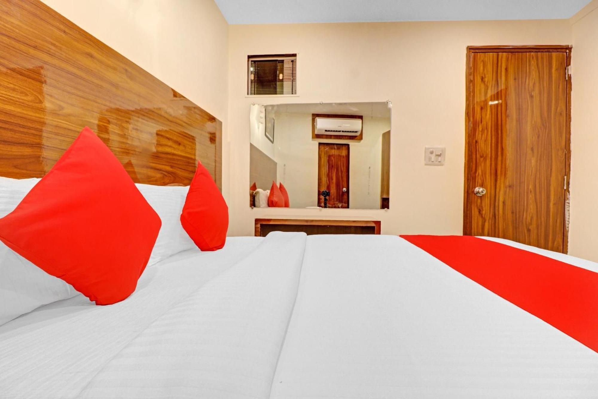 OYO Flagship 83812 Hotel Royal Park Mumbai Exterior foto