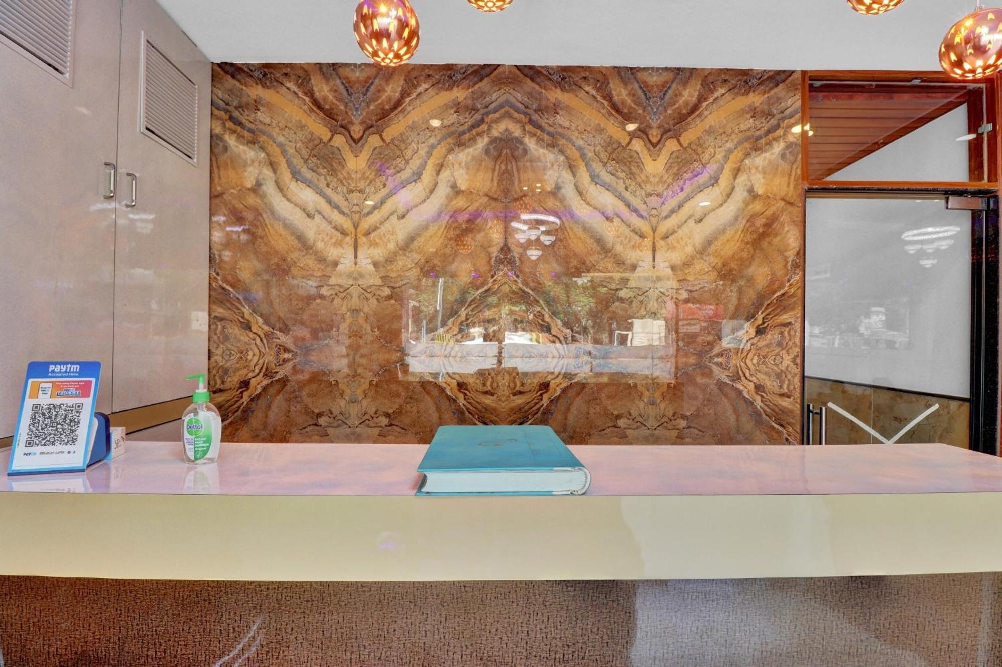 OYO Flagship 83812 Hotel Royal Park Mumbai Exterior foto