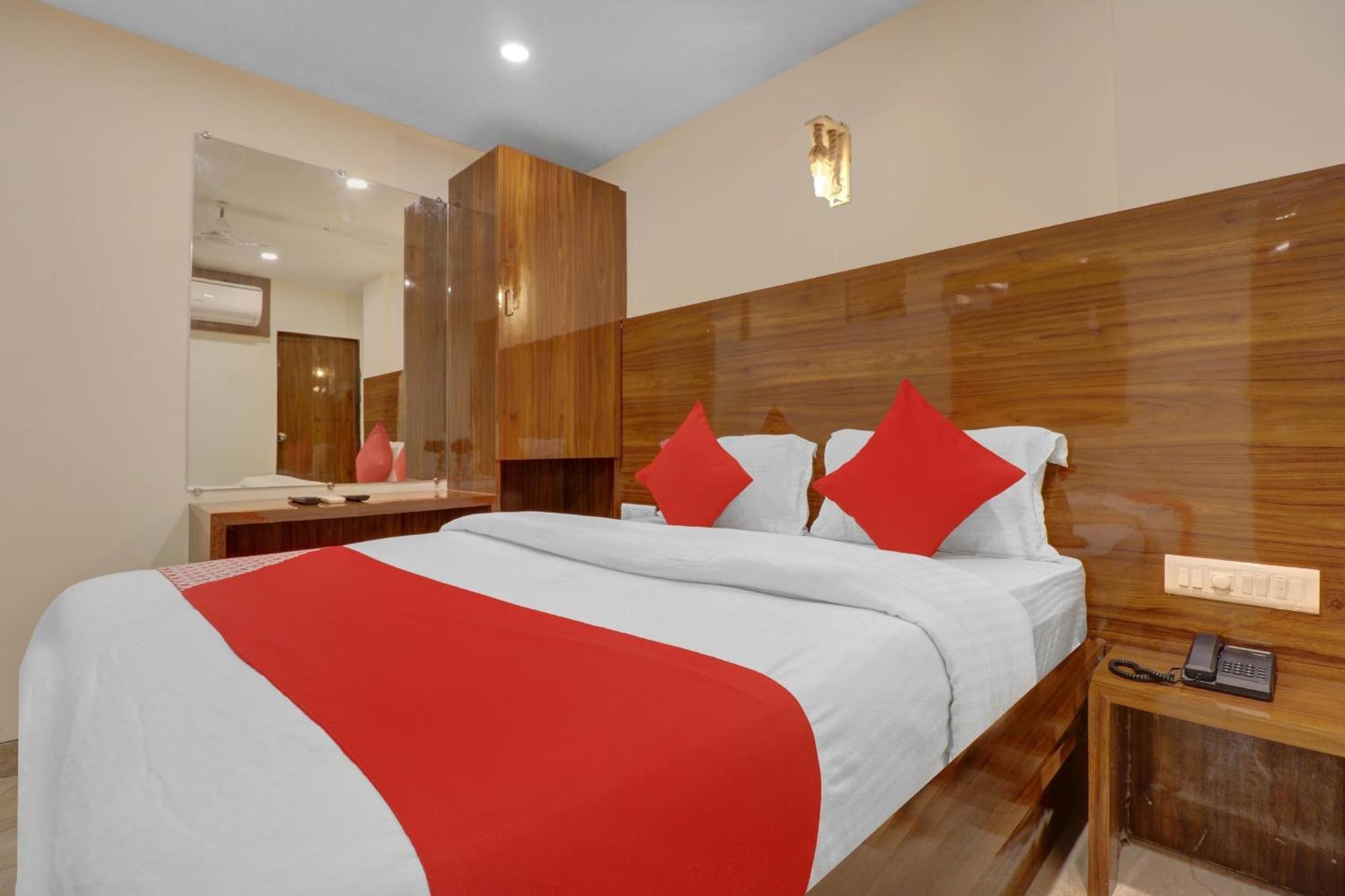 OYO Flagship 83812 Hotel Royal Park Mumbai Exterior foto